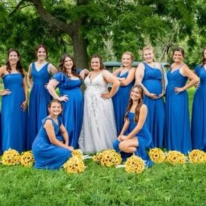 Elegant Sunflower bridesmaids and bridal bouquet